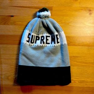 Supreme Beanie  Grey/Green/White - new never worn no pets no smoke unisex